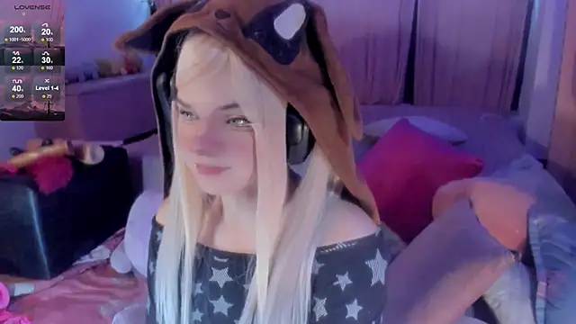 Snapshot of Angelica_Reborn chatting on November 28, 9:37 pm Angelica Reborn online show from November 28, 9:37 pm