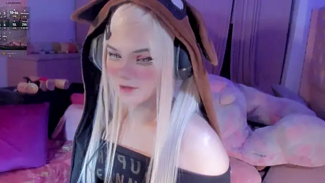 Snapshot of Angelica_Reborn chatting on October 29, 7:40 am Angelica Reborn online show from October 29, 7:40 am