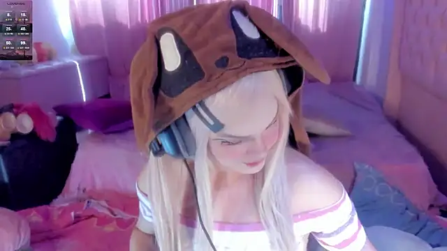 Snapshot of Angelica_Reborn chatting on October 19, 7:38 pm Angelica Reborn online show from October 19, 7:38 pm