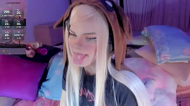 Snapshot of Angelica_Reborn chatting on November 18, 6:28 am Angelica Reborn online show from November 18, 6:28 am