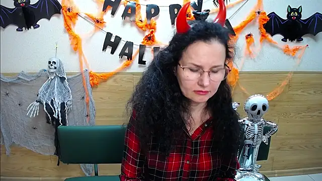 Miroslava Happi online show from October 31, 7:05 am