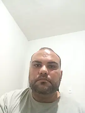 Snapshot of Felipe_OwnZ chatting on October 31, 1:24 am Felipe OwnZ online show from October 31, 1:24 am