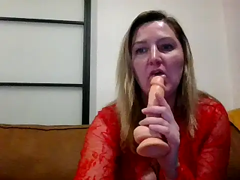 Snapshot of xwera chatting on February 7, 8:10 pm xwera online show from February 7, 8:10 pm