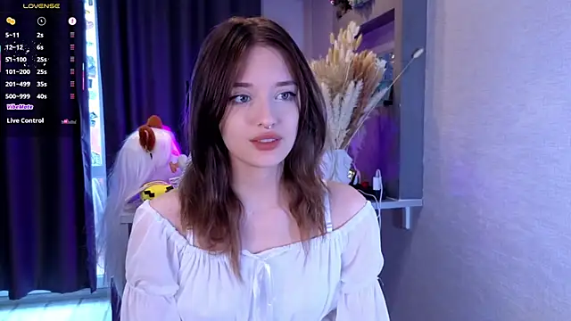 Hisoka akerley online show from June 5, 3:44 am