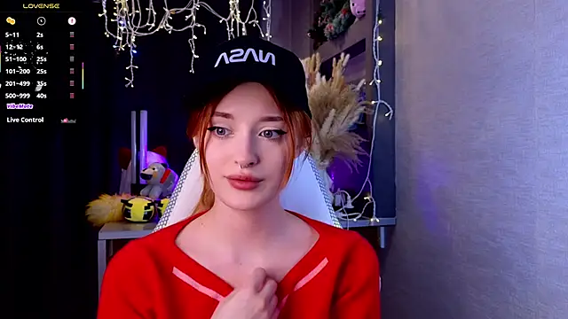 Hisoka akerley online show from April 9, 7:31 pm