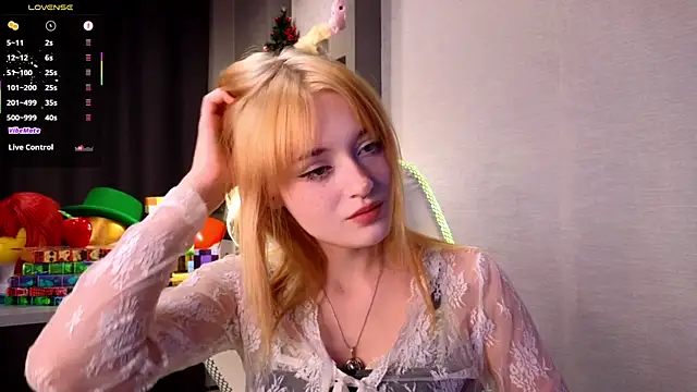 Snapshot of Hisoka_akerley chatting on September 21, 6:35 pm Hisoka akerley online show from September 21, 6:35 pm