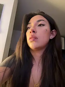 KarolVega- online show from February 22, 1:11 am
