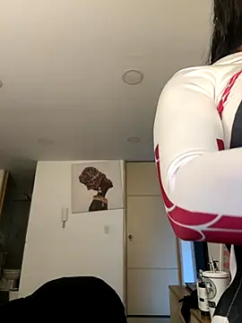 KarolVega- online show from October 31, 2:57 pm