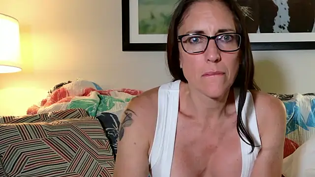 Snapshot of MrsJanetM chatting on June 2, 7:08 am MrsJanetM online show from June 2, 7:08 am