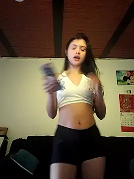 CHLOE ISABELL online show from October 16, 6:27 pm