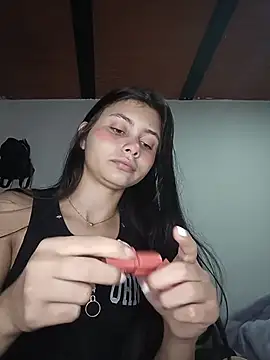 CHLOE ISABELL online show from February 24, 11:33 am