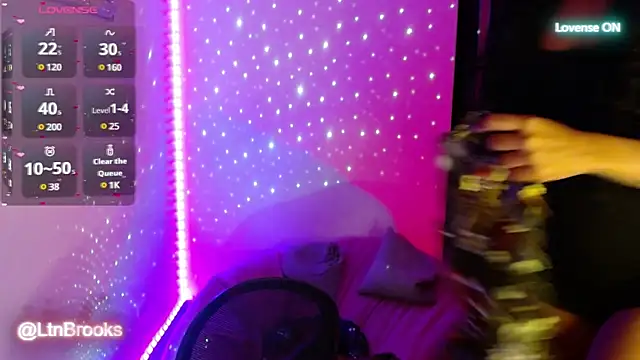 Annaa Brooks online show from March 10, 4:38 am