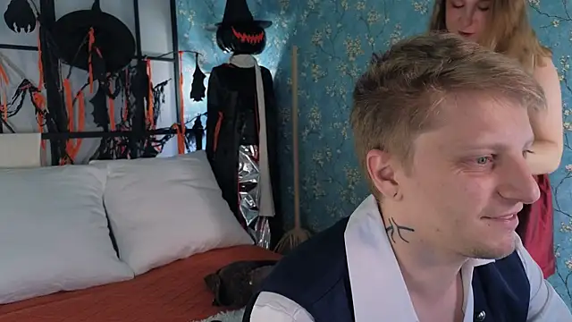 Snapshot of Saint_Vicious chatting on October 31, 8:16 pm Saint Vicious online show from October 31, 8:16 pm