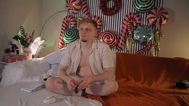 Snapshot of Saint_Vicious chatting on November 29, 8:09 pm Saint Vicious online show from November 29, 8:09 pm