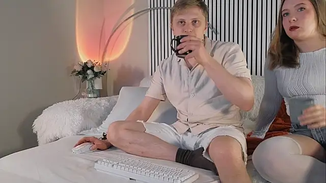 Snapshot of Saint_Vicious chatting on November 8, 8:12 pm Saint Vicious online show from November 8, 8:12 pm