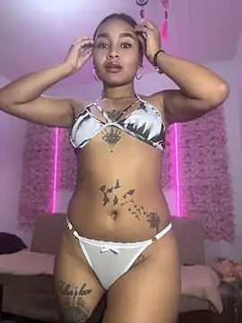 Snapshot of Lynda_Bonnie chatting on June 10, 2:07 pm Lynda Bonnie online show from June 10, 2:07 pm