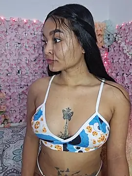 Snapshot of Lynda_Bonnie chatting on February 3, 3:06 pm Lynda Bonnie online show from February 3, 3:06 pm