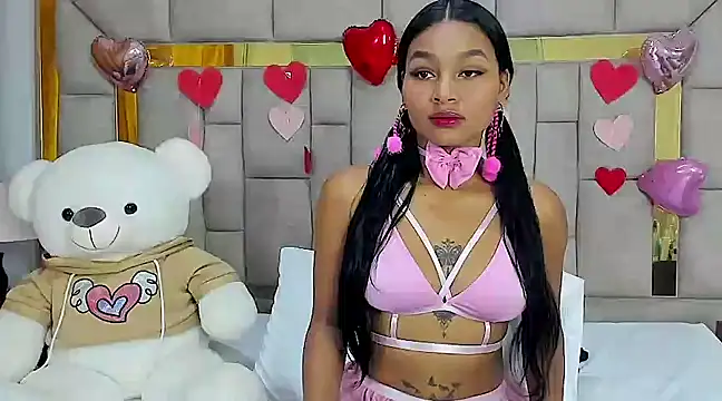 Snapshot of Lynda_Bonnie chatting on February 24, 12:26 pm Lynda Bonnie online show from February 24, 12:26 pm