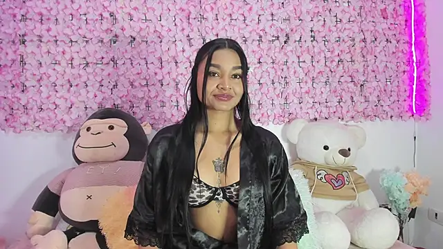 Snapshot of Lynda_Bonnie chatting on November 8, 1:25 pm Lynda Bonnie online show from November 8, 1:25 pm