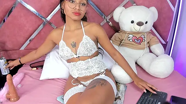 Snapshot of Lynda_Bonnie chatting on March 15, 3:06 pm Lynda Bonnie online show from March 15, 3:06 pm