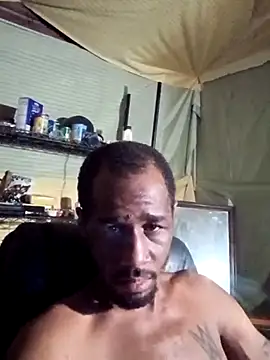BrownSkinGuy420 online show from August 1, 5:00 pm