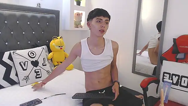 MaikyCooper online show from March 14, 8:21 am