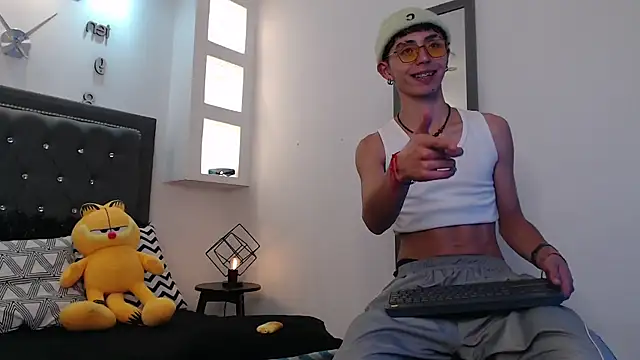 MaikyCooper online show from March 6, 4:41 am