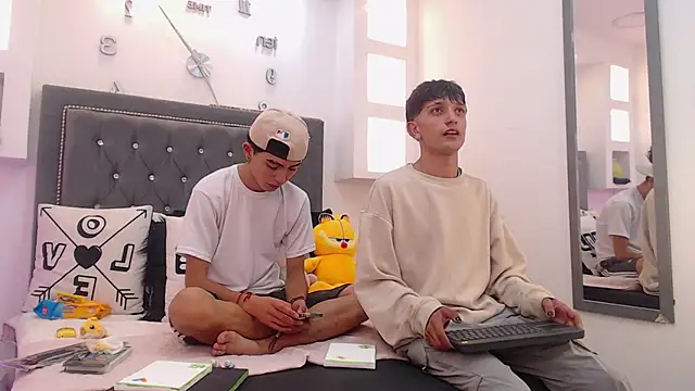 MaikyCooper online show from March 8, 4:23 am