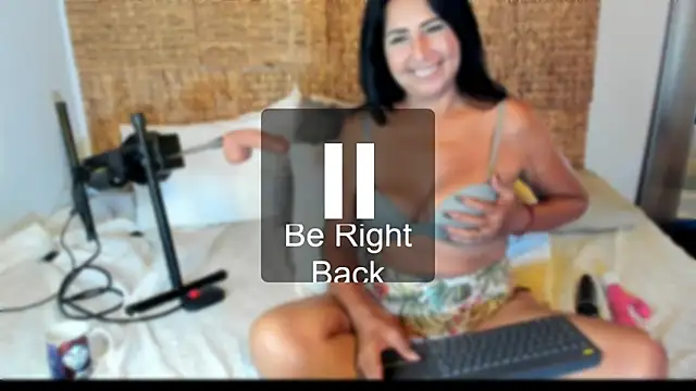 Jackiehmilf52 online show from February 17, 2:09 am