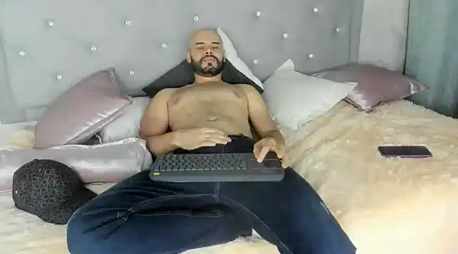Luke Diaz7 online show from February 24, 6:49 am