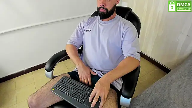 Luke Diaz7 online show from December 22, 3:06 am