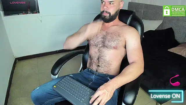 Snapshot of Luke_Diaz7 chatting on October 28, 5:18 am Luke Diaz7 online show from October 28, 5:18 am