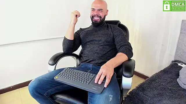 Luke Diaz7 online show from December 21, 7:10 am