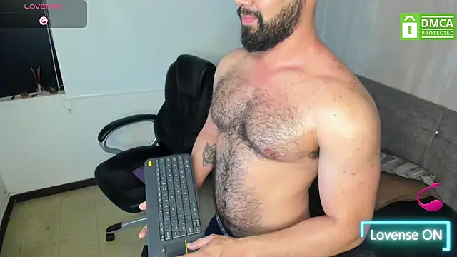 Snapshot of Luke_Diaz7 chatting on November 11, 12:05 am Luke Diaz7 online show from November 11, 12:05 am