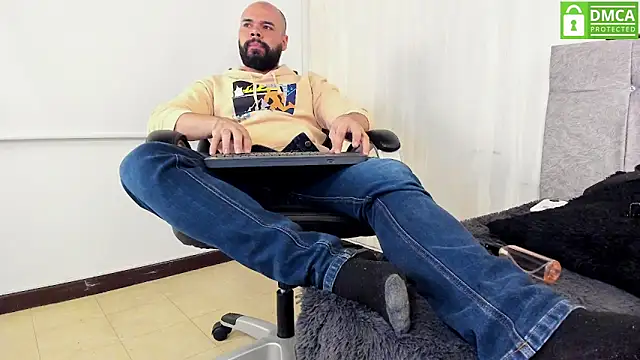 Luke Diaz7 online show from December 20, 4:37 am