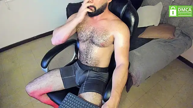 Snapshot of Luke_Diaz7 chatting on November 30, 8:42 pm Luke Diaz7 online show from November 30, 8:42 pm