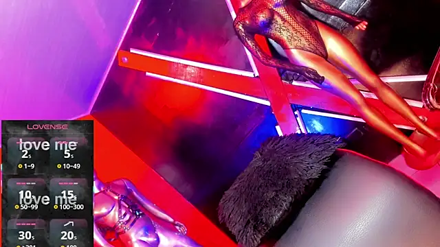 emelly horny  online show from March 10, 1:59 pm