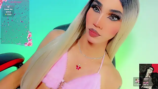 Snapshot of emelly_horny_ chatting on September 29, 7:19 pm emelly horny online show from September 29, 7:19 pm