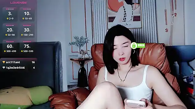Snapshot of Tangtang-baby chatting on March 13, 1:40 pm Tangtang-baby online show from March 13, 1:40 pm