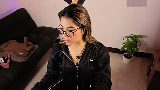 Maryybellax online show from April 6, 12:06 am