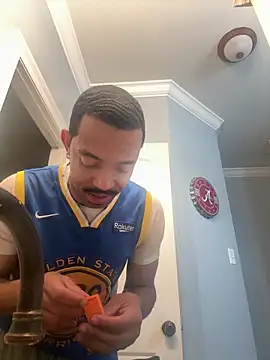 Snapshot of SIXKING7410 chatting on February 26, 5:29 am SIXKING7410 online show from February 26, 5:29 am