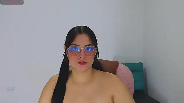 Snapshot of atenea_02_love chatting on May 14, 11:02 pm atenea 02 love online show from May 14, 11:02 pm