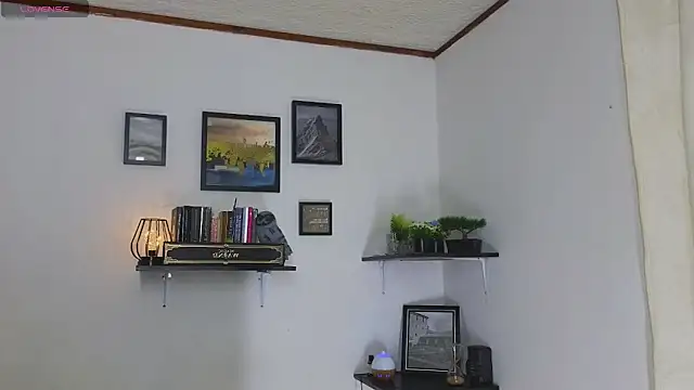 Snapshot of atenea_02_love chatting on May 31, 9:59 pm atenea 02 love online show from May 31, 9:59 pm