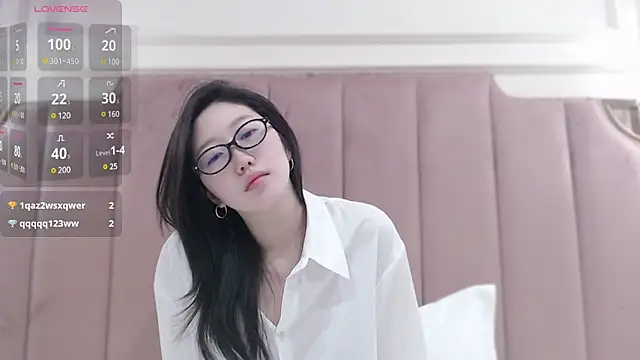 linlinnnnn online show from February 21, 3:23 am