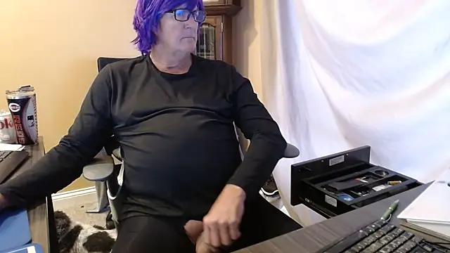 Snapshot of olderandwiser2 chatting on December 4, 4:06 pm olderandwiser2 online show from December 4, 4:06 pm