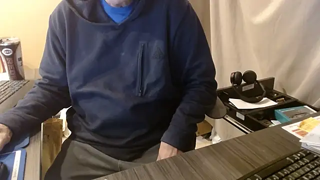 Snapshot of olderandwiser2 chatting on November 23, 4:33 am olderandwiser2 online show from November 23, 4:33 am