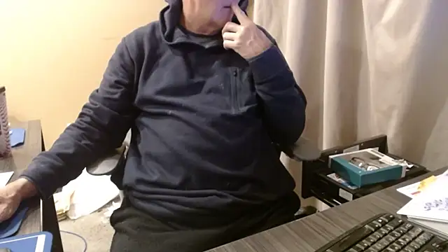 Snapshot of olderandwiser2 chatting on November 12, 5:11 am olderandwiser2 online show from November 12, 5:11 am