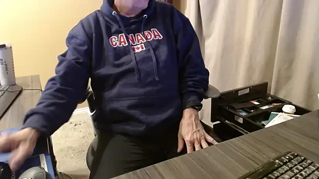 Snapshot of olderandwiser2 chatting on December 15, 5:35 am olderandwiser2 online show from December 15, 5:35 am