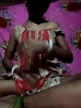 Snapshot of CuteRani001 chatting on September 9, 9:52 am CuteRani001 online show from September 9, 9:52 am