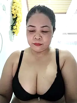 Baby-bigtits2024 online show from December 17, 10:20 am